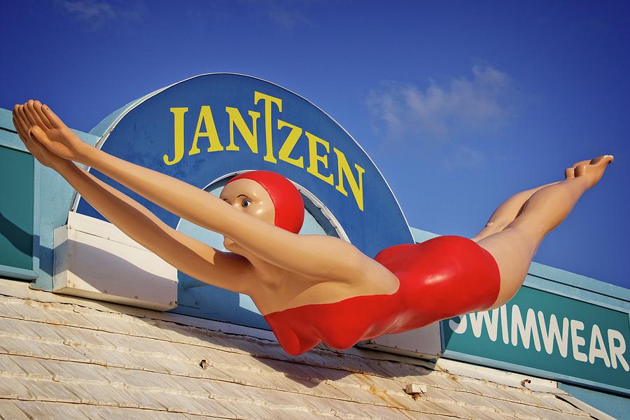 Diving Girl Beauty by Alice Gipson Diving Girl Beauty by Alice Gipson