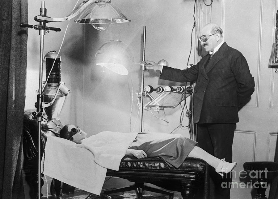 Doctor Treating Patient Photograph by Bettmann