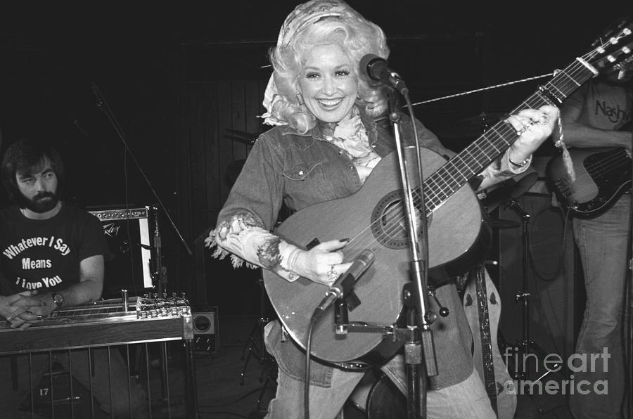 Dolly Parton Rehearsing For Performance Photograph by Bettmann