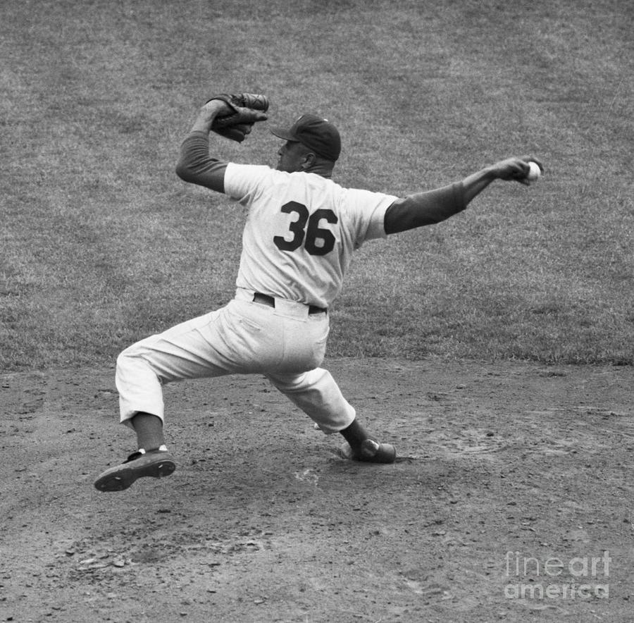 Don Newcombe Pitching For The Dodgers Photograph by Bettmann
