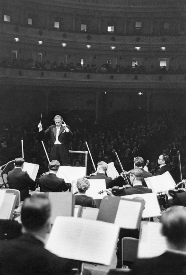 Dorati At Carnegie Hall Photograph by Erich Auerbach