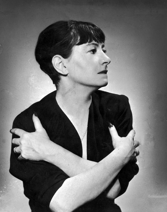 Dorothy Parker Photograph by Hulton Archive Dorothy Parker Photograph by Hulton Archive
