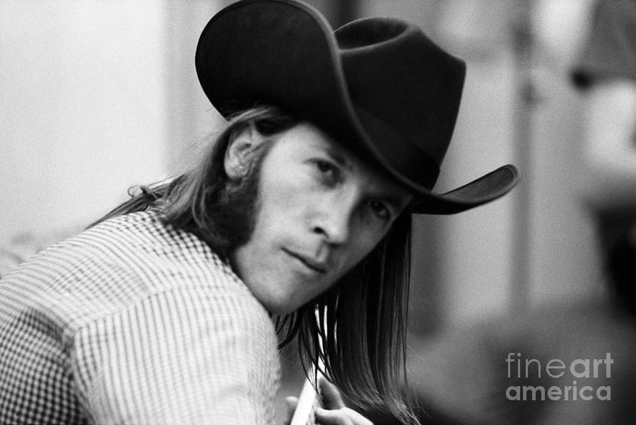 Willie Nelson Photograph - Doug Sahm In Nyc by The Estate Of David Gahr