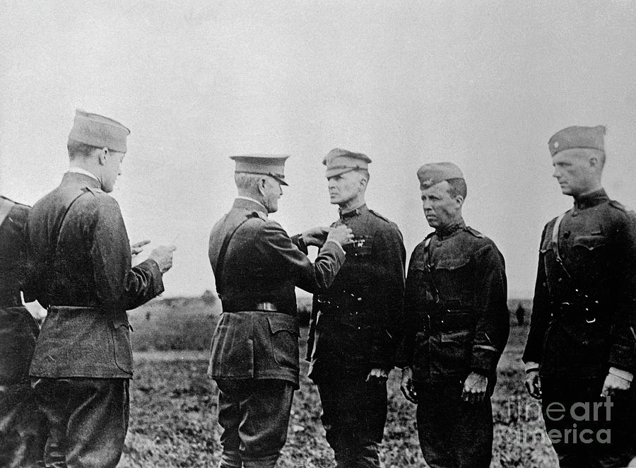 Douglas Macarthur And Officers Photograph by Bettmann