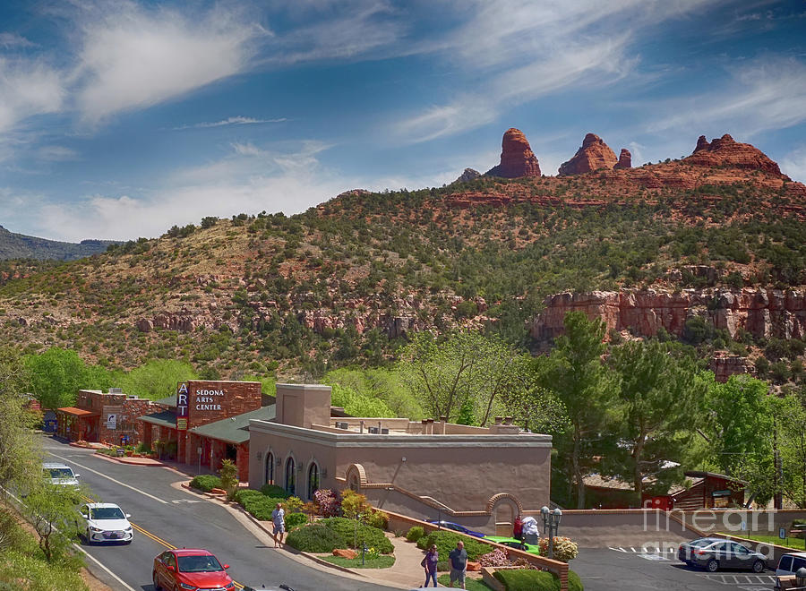 Downtown Sedona Arizona Photograph by Jonathan Lingel