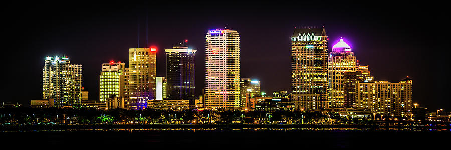 Downtown Tampa Skyline Photograph by Joe Leone