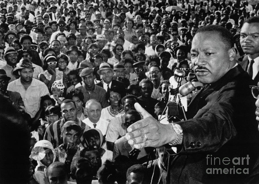 Dr. King Giving Speech Photograph by Bettmann