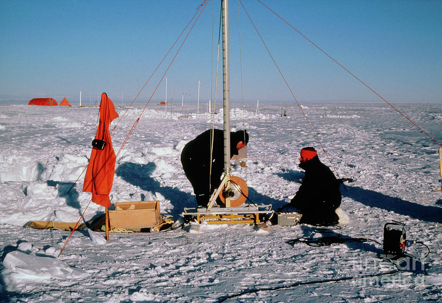 Drilling For Ice Cores In Antarctic Ice Sheet Photograph by R. Mulvaney/science Photo Library