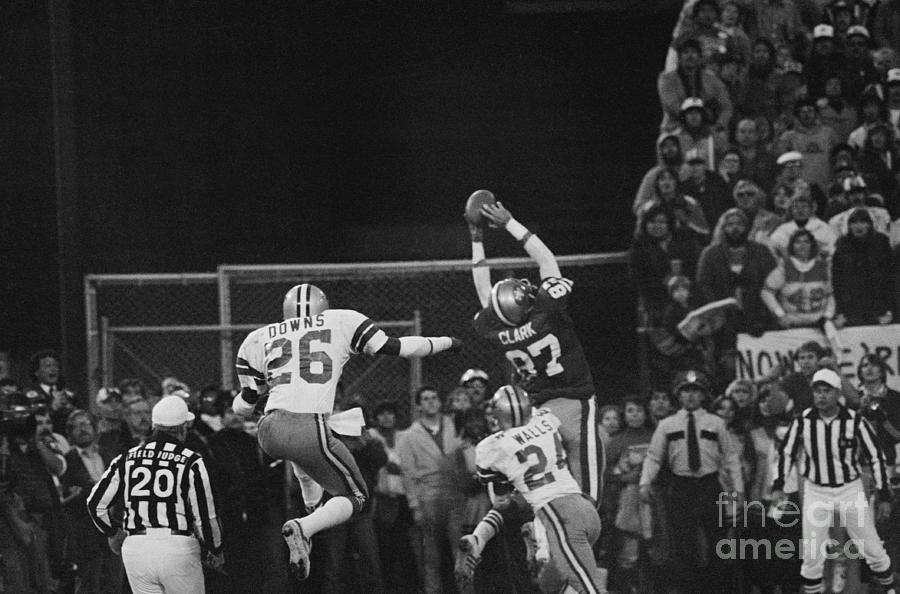 Dwight Clark In Air During Game Photograph by Bettmann Dwight Clark In Air During Game Photograph by Bettmann