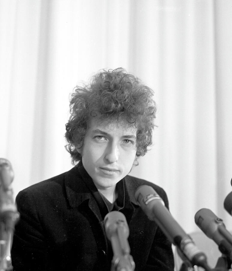 Dylan At A Press Conference In Los Photograph by Michael Ochs Archives
