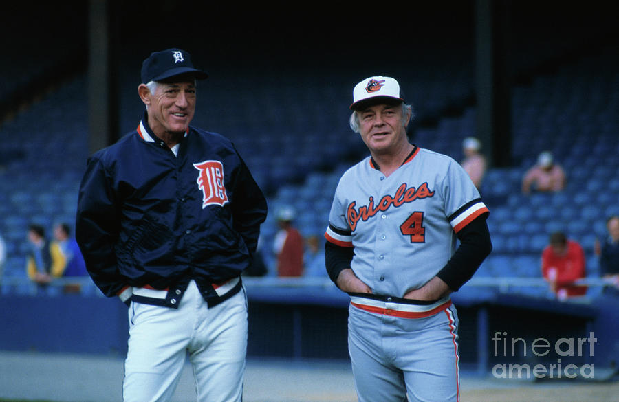 Earl Weaver With Tigers Manager Sparky Photograph by Bettmann