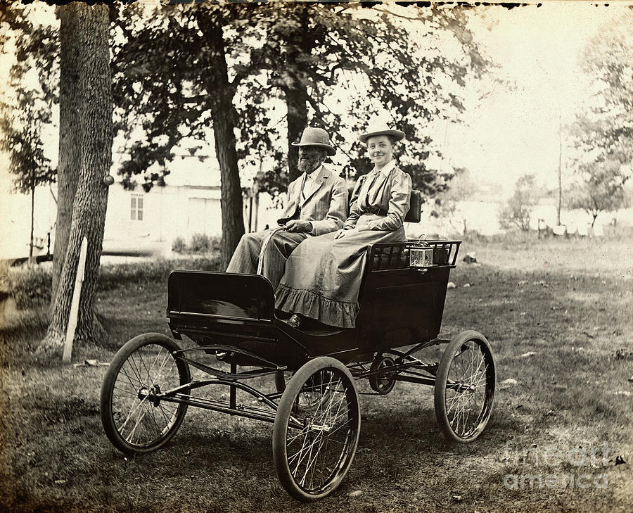 Early Electric Automobile Photograph by Bettmann Early Electric Automobile Photograph by Bettmann