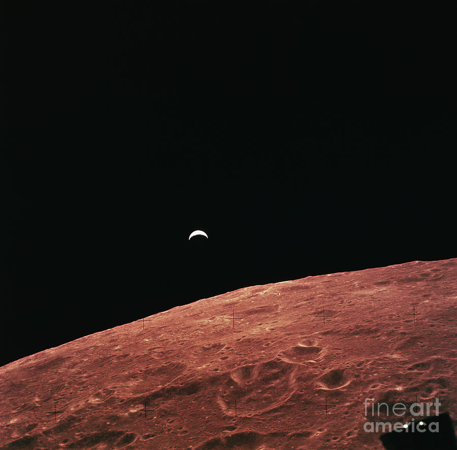 Earthrise Over Lunar Horizon Photograph by Bettmann