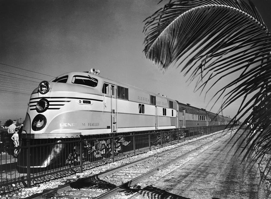 East Coast Train Photograph by R. Gates