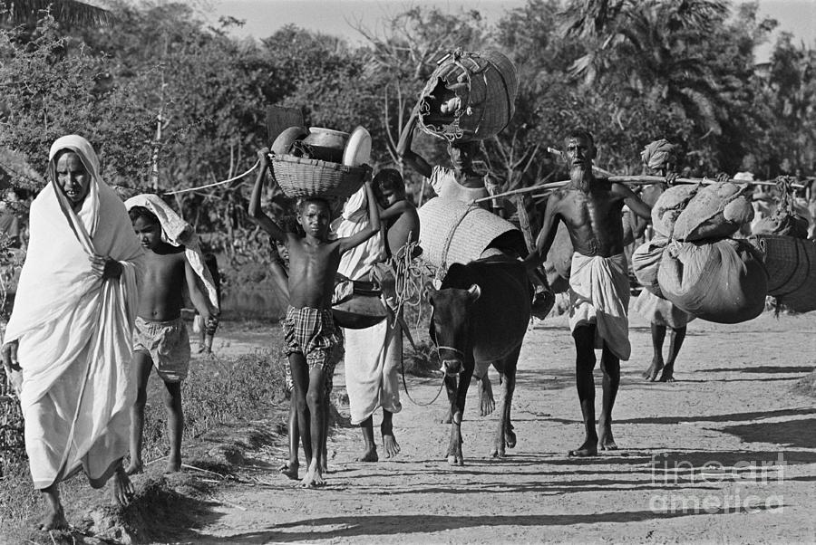 East Pakistanis Fleeing To Indian Border Photograph by Bettmann