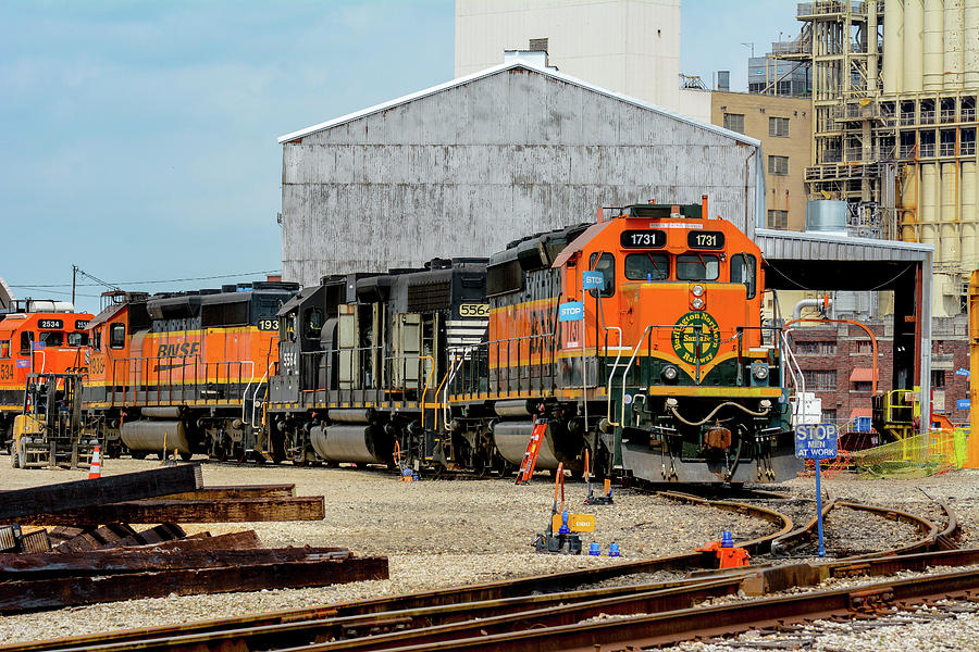 East Side Train Photograph by Travis Morgan - Pixels