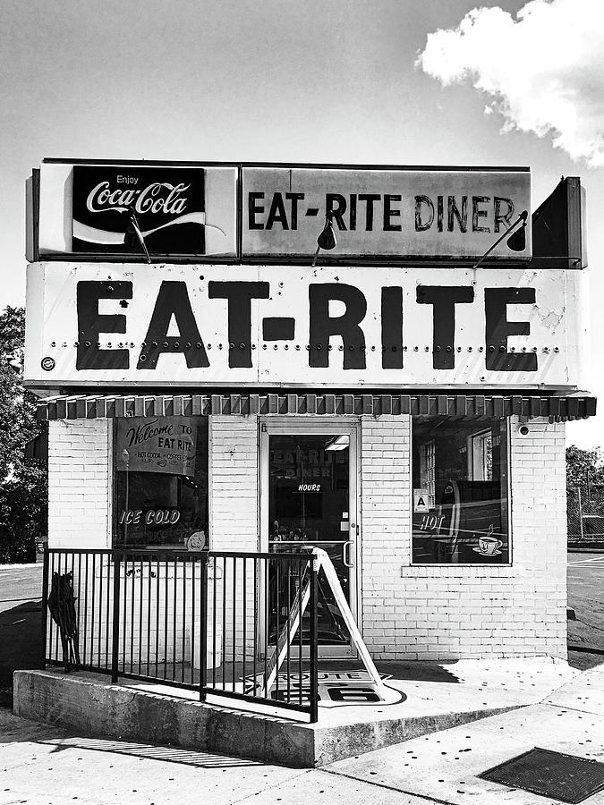 Eat Rite Diner Photograph by Dominic Piperata