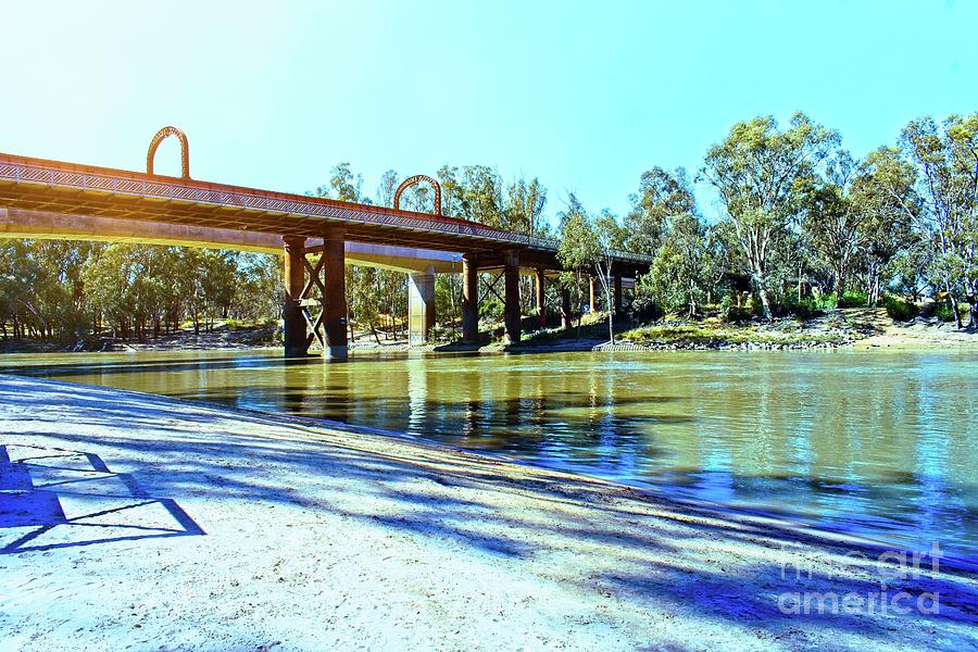 Echuca- Moama Bridge by Graham Buffinton Echuca- Moama Bridge by Graham Buffinton