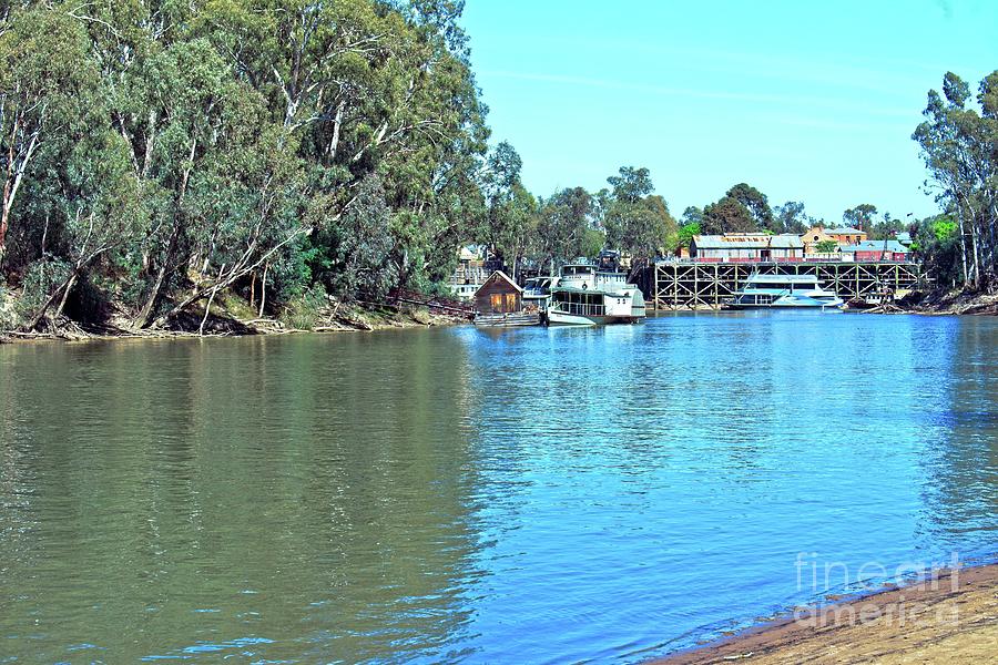 Echuca Warf by Graham Buffinton Echuca Warf by Graham Buffinton