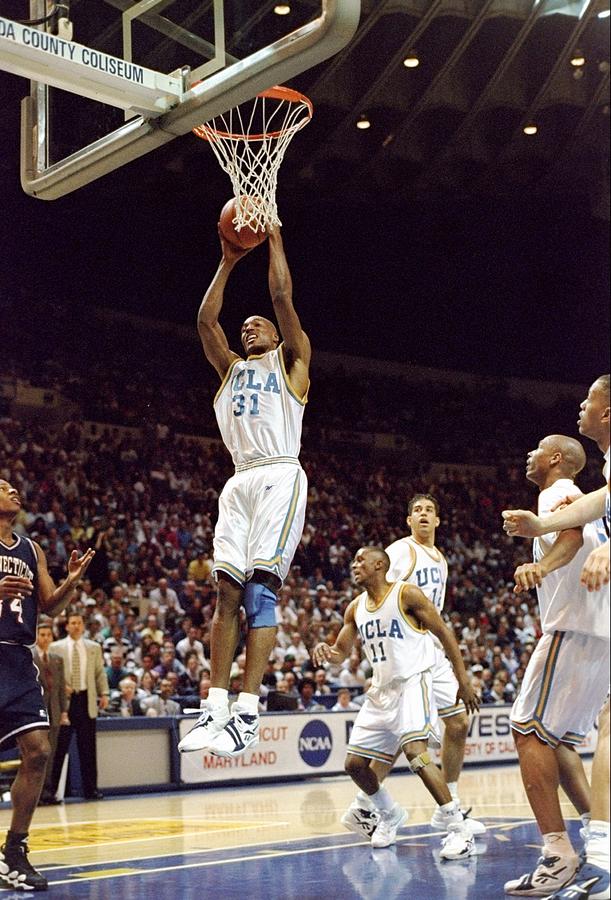 University Of Connecticut Photograph - Ed Obannon by Stephen Dunn