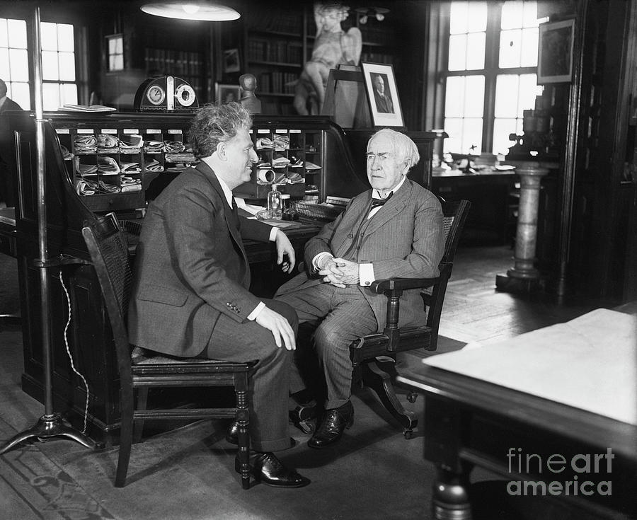 Edison And Martinelli Discuss Contract Photograph by Bettmann