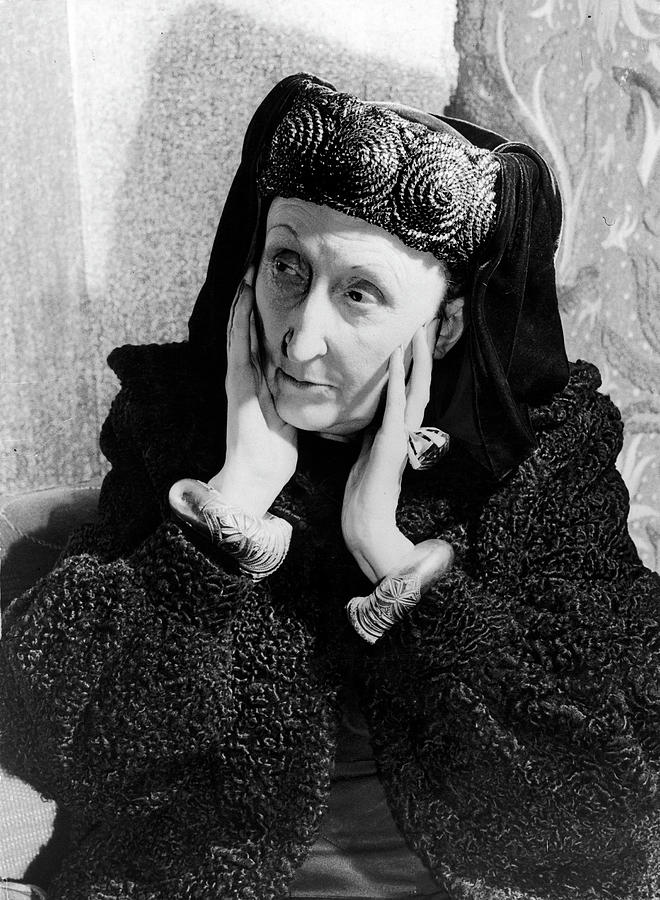Edith Sitwell 1952 Photograph by Keystone-france