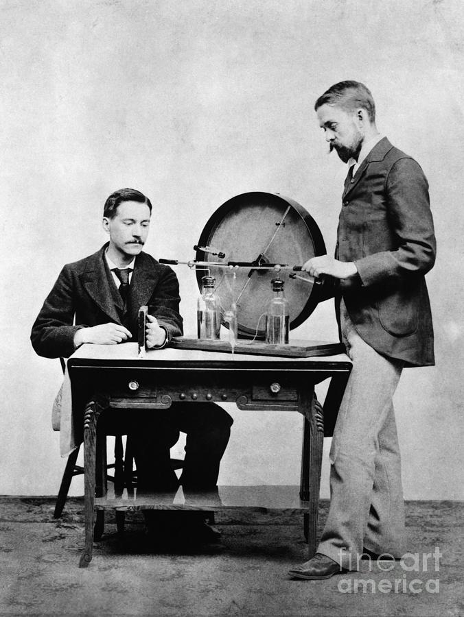 Edward C. Jerman Wx-ray Apparatus Photograph by Bettmann