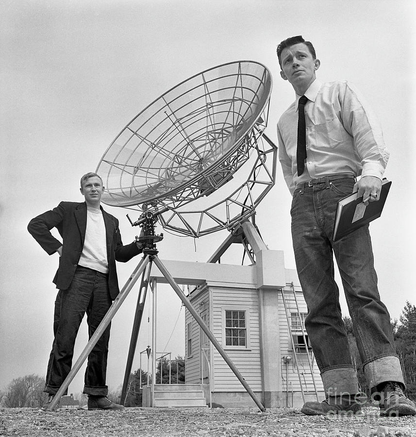 Edward Lilley And David S. Heeschen Photograph by Bettmann Edward Lilley And David S. Heeschen Photograph by Bettmann