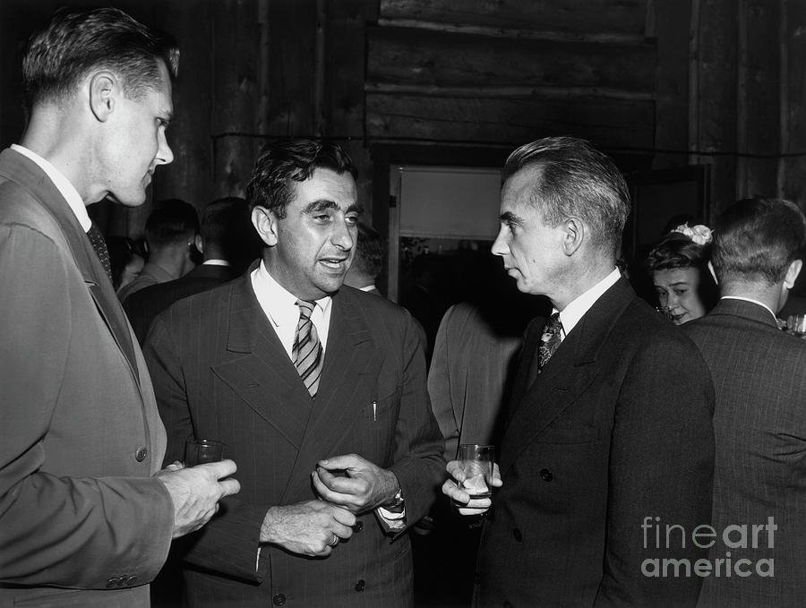 Edward Teller And Norris Bradbury At Los Alamos Photograph by Los ...