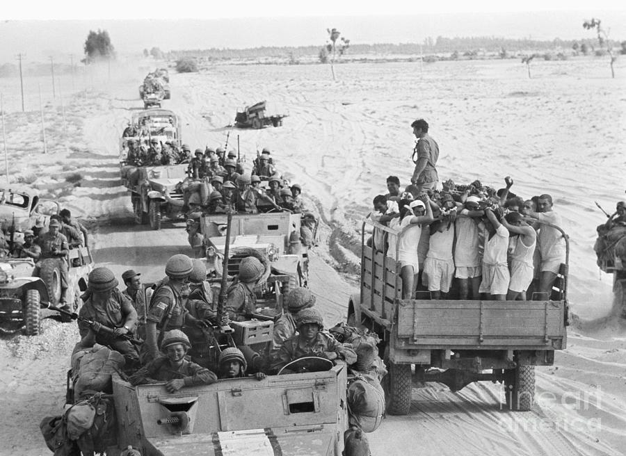 Convoy Photograph - Egyptian Prisoners In The Six-day War by Bettmann