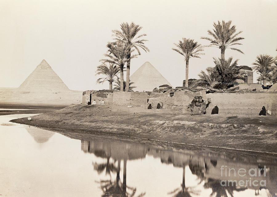 Egyptian Pyramids Photograph by Bettmann