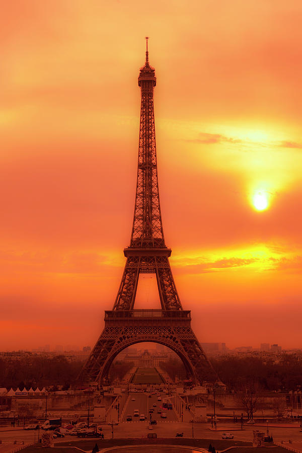 romantic sunset eiffel tower at night