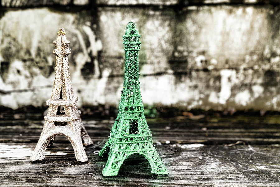 eiffel tower green patricks day