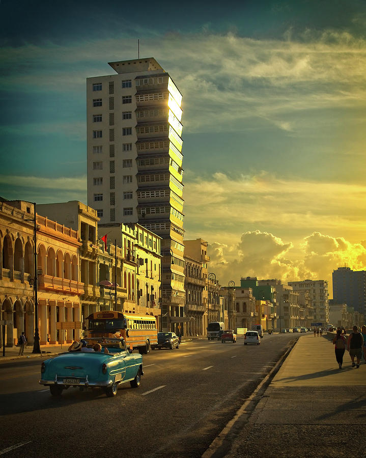 Cuba Photograph - El Malecon Habanero by Levin Rodriguez