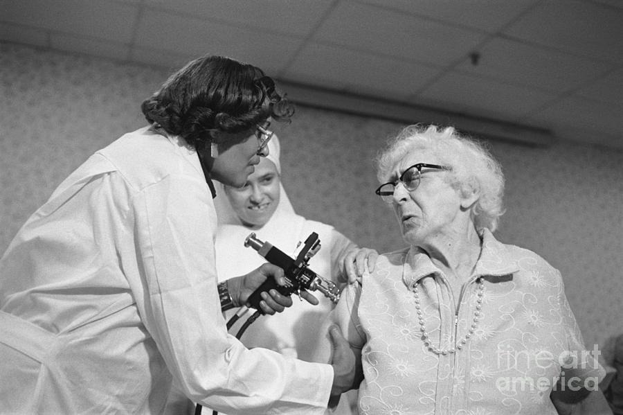 Elderly Woman Wincing Photograph by Bettmann Elderly Woman Wincing Photograph by Bettmann
