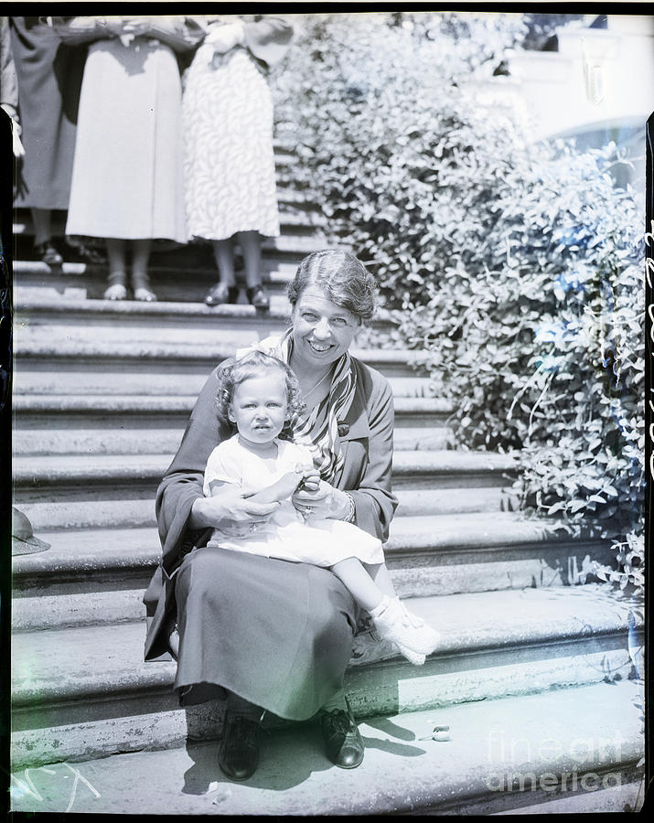 Eleanor Roosevelt Holding Sarah Delano Photograph by Bettmann
