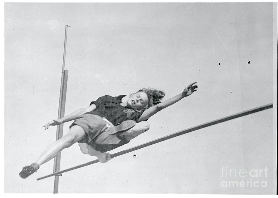 Elizabeth Stein Clearing The High Jump Photograph by Bettmann