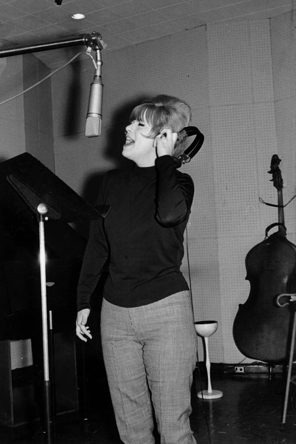 Ellie Greenwich In The Studio Photograph by Michael Ochs Archives