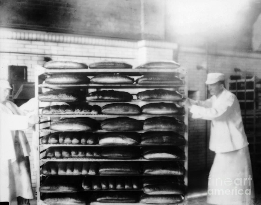 Ellis Island Bakers Photograph by Granger