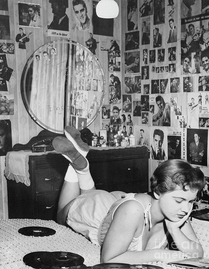 Elvis Fan In Her Bedroom Photograph by Bettmann