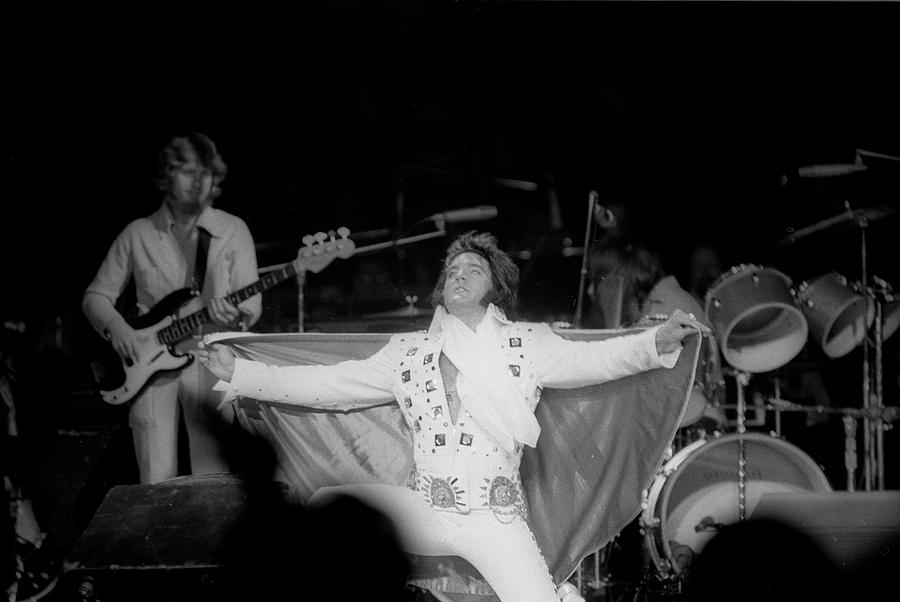 Elvis In 1972 Photograph by Michael Ochs Archives