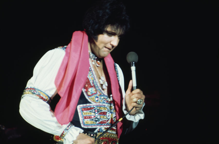 Elvis In Concert Photograph by Steve Morley