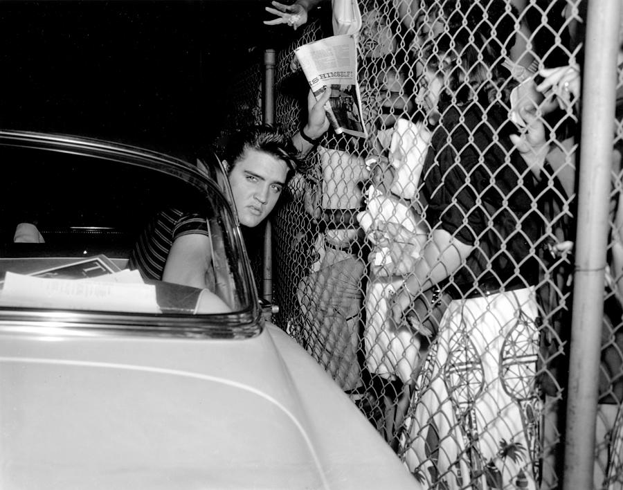 Elvis Presley Arrives In Los Angeles To Photograph by Michael Ochs Archives
