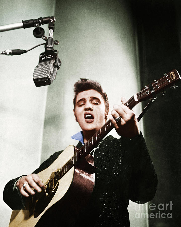 Elvis Presley Performing In The Studio Photograph by Bettmann