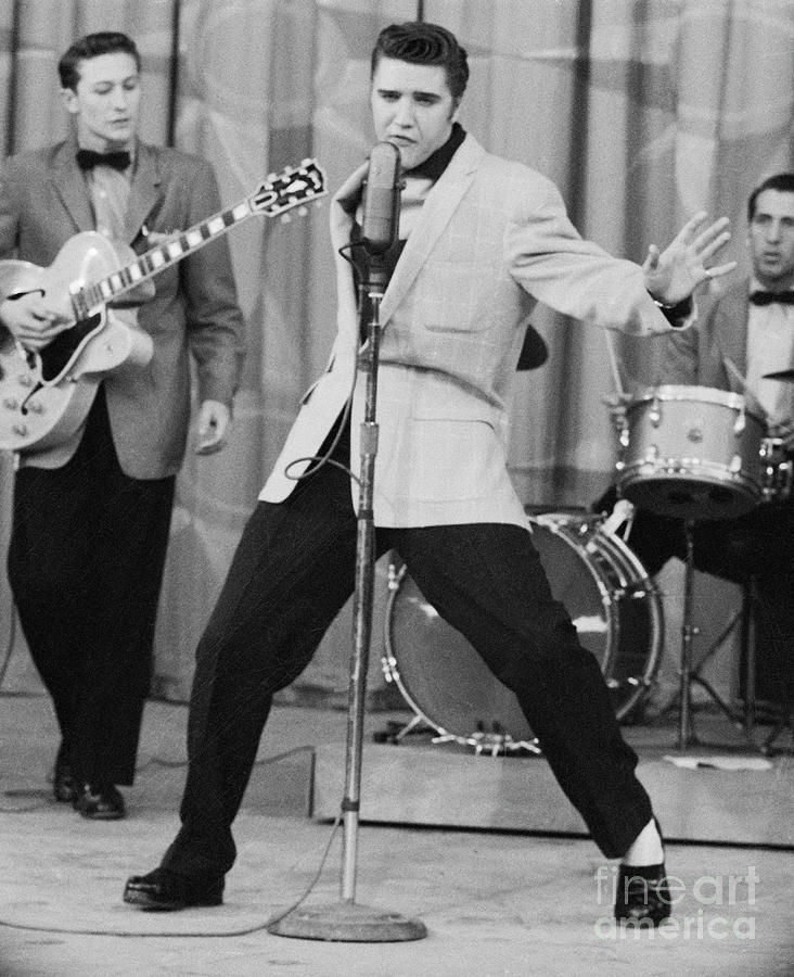 Elvis Presley Performing On Stage Photograph by Bettmann