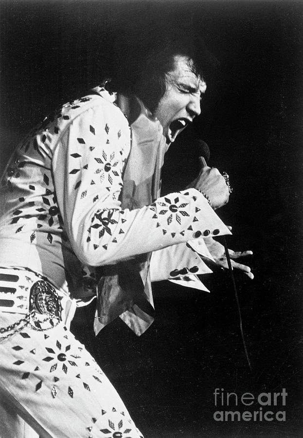 Elvis Presley Singing Photograph by Bettmann