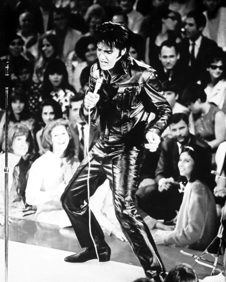 Elvis Presley Singing In Concert Photograph by Globe Photos - Fine Art ...