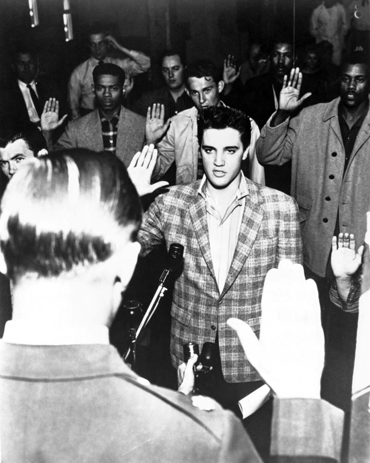 Elvis Presley Taking Oath Photograph by Globe Photos - Fine Art America