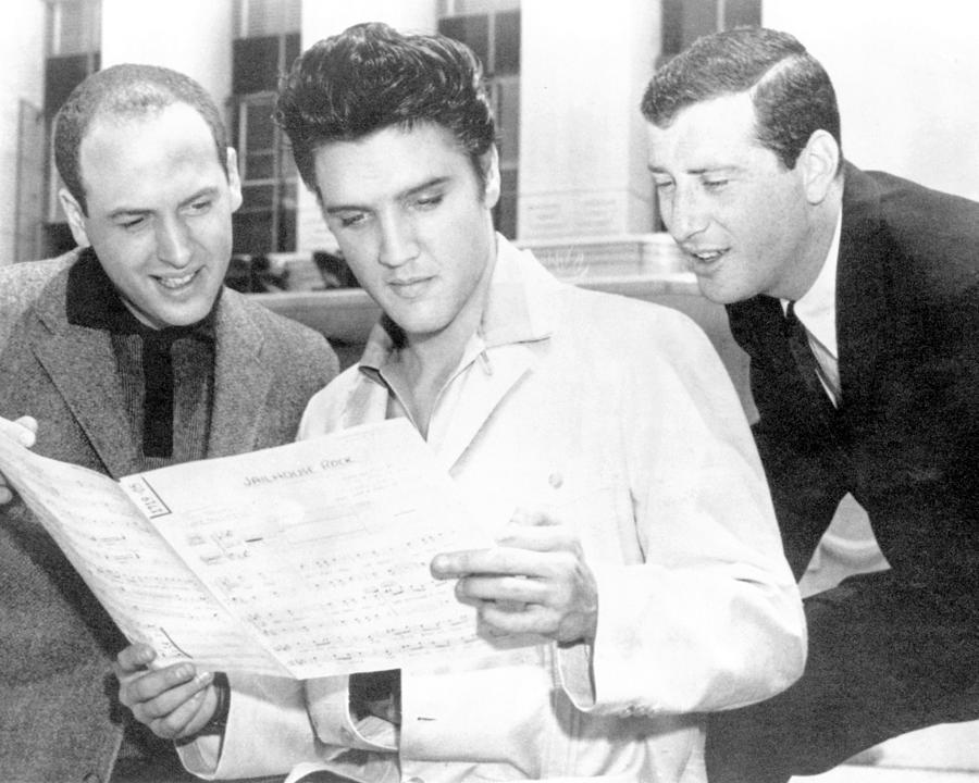 Elvis Presley With Mike Stoller And Jerry Leiber Photograph by Globe ...