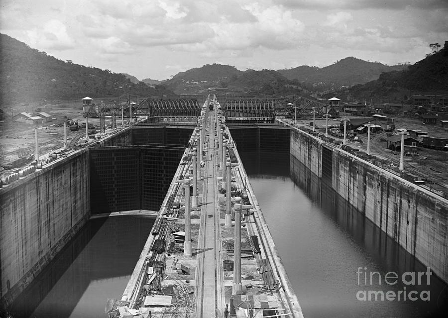 Emergency Dams Closing Behind Locks Photograph by Bettmann